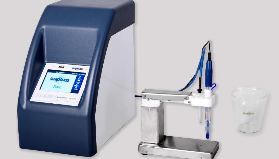 Flash Automatski Titrator otvoren, u procesu rada analiza